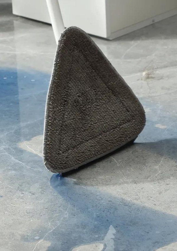 Hands-free Triangle mop