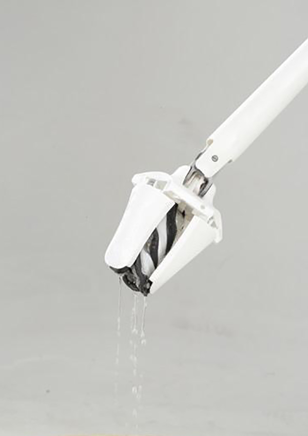 Hands-free Triangle mop